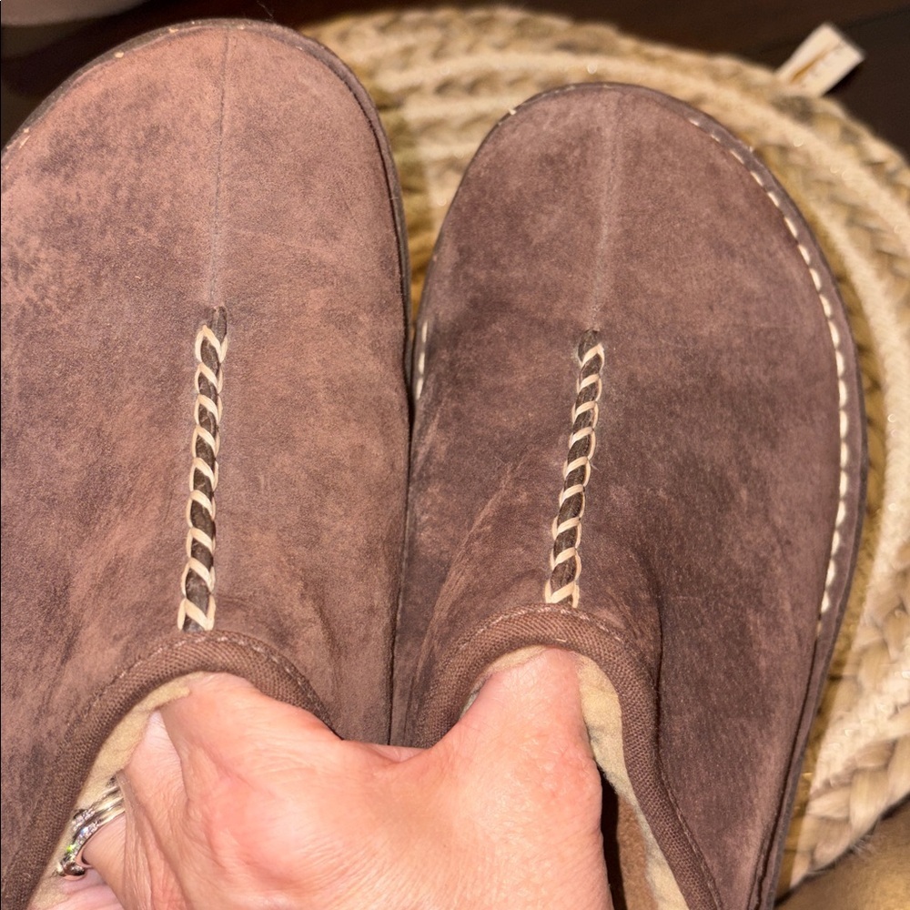 Ugg Australia Brown Leather And Sheepskin Clogs Size 8 EUC - Picture 12 of 12